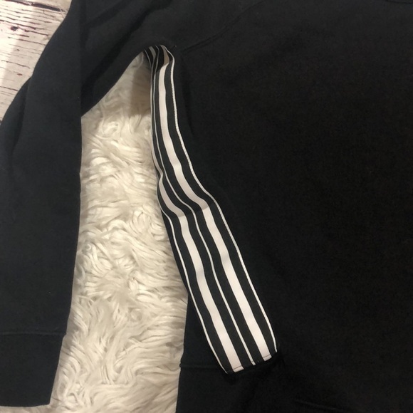 Athleta 24/7 Striped Side Crewneck Pullover Sweatshirt - Picture 11 of 14